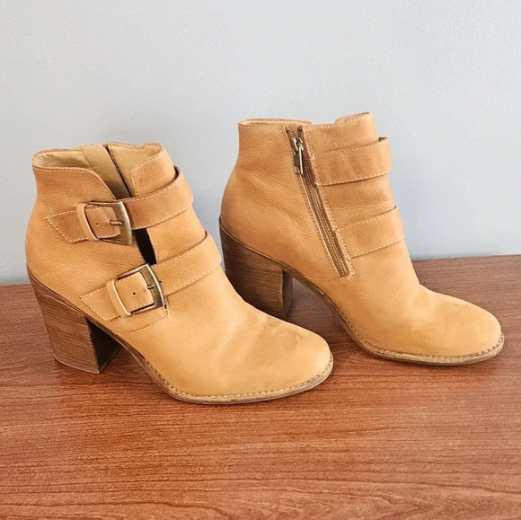 Steve MaddenTrevur Double Buckle Ankle Boots - Picture 4 of 11